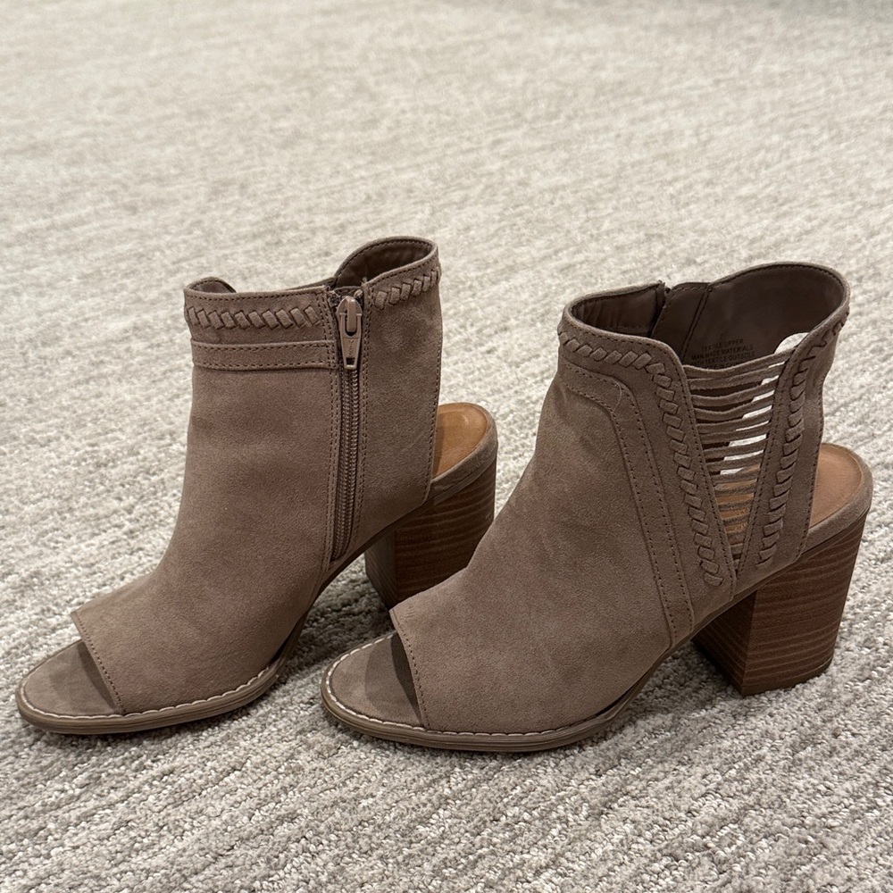Universal Thread Taupe Peep-Toe Ankle Booties